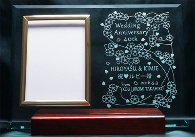 �t�H�g�t���[���@�����L�O���@����40���N�j�� ���r�[��